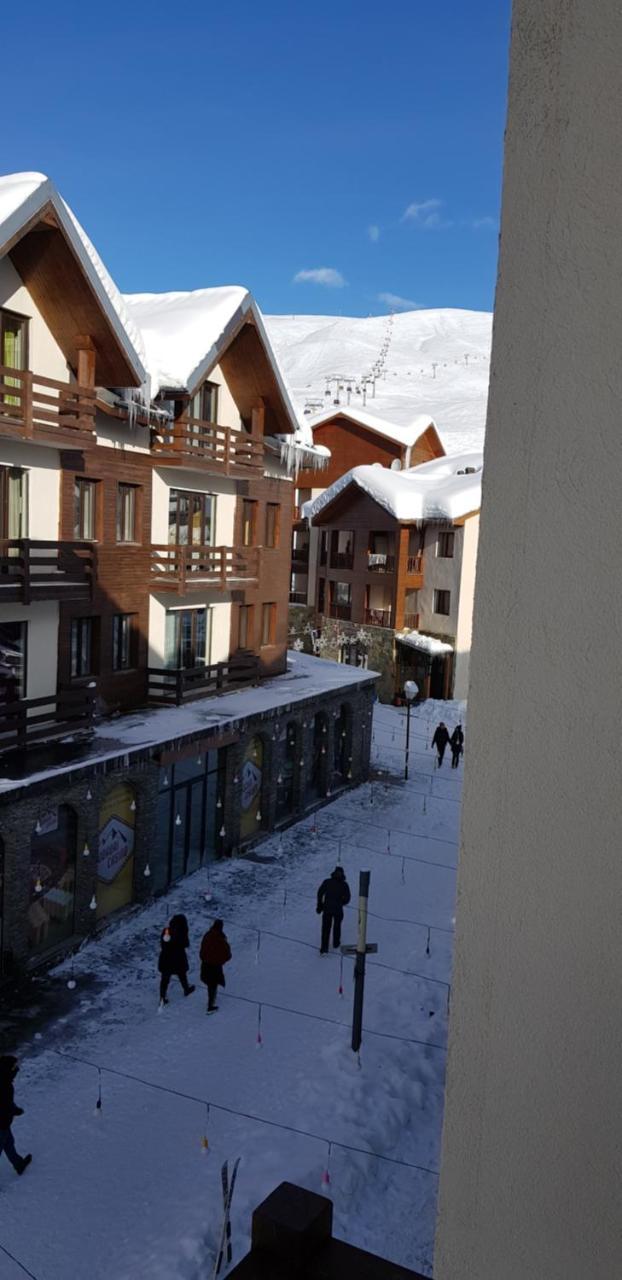 Redco №1 Apartament Gondola Lift Apartman Gudauri Kültér fotó